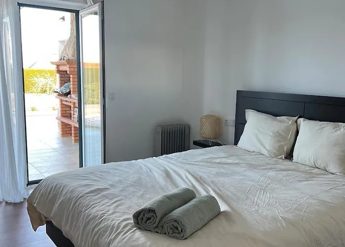 Sunny Ocean With Pool Near Arrifana * アルジェズール