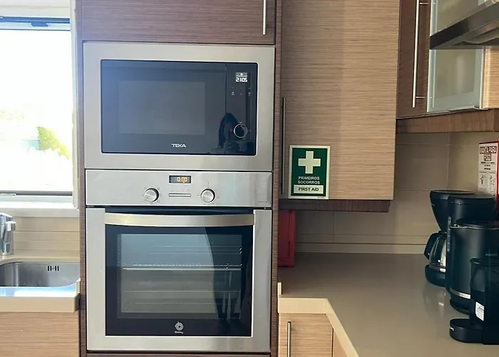 Sunny Ocean With Pool Near Arrifana