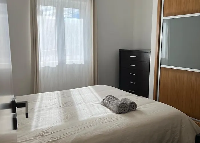 Sunny Ocean With Pool Near Arrifana