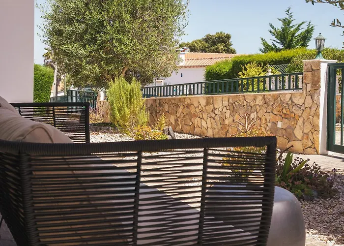 Sunny Ocean With Pool Near Arrifana *