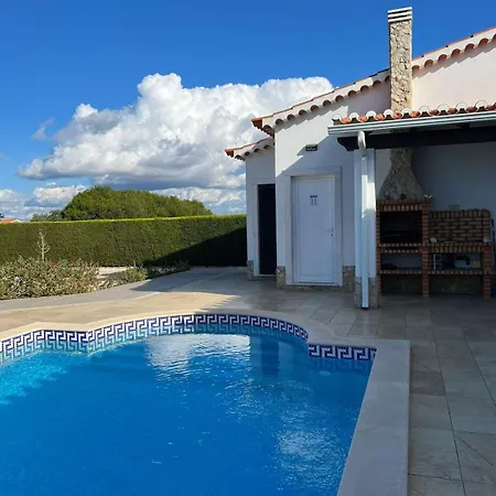 Sunny Ocean With Pool Near Arrifana *