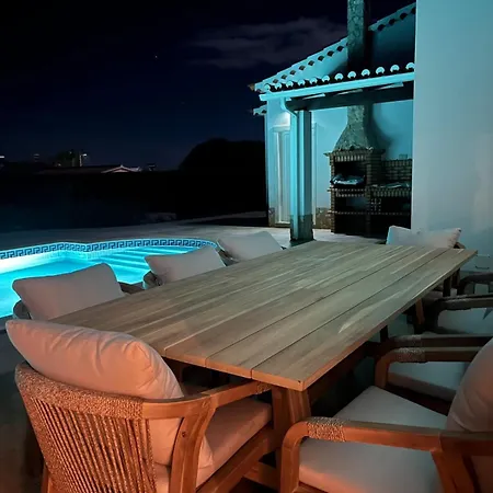 Sunny Ocean Villa With Pool Near Monte Clerigo Beach Villa *