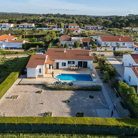 Sunny Ocean With Pool Near Arrifana Villa