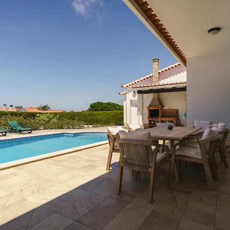 Sunny Ocean With Pool Near Monte Clérigo