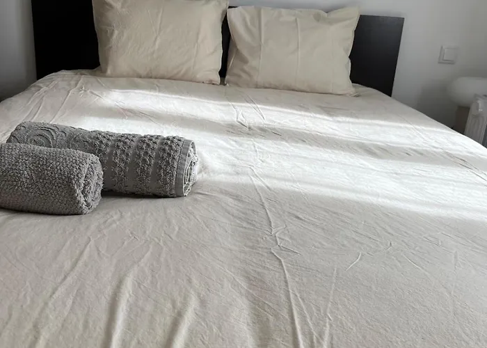 Sunny Ocean With Pool Near Arrifana 알제주르