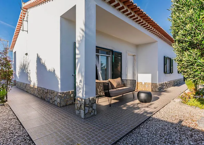 Villa Sunny Ocean With Pool Near Arrifana *